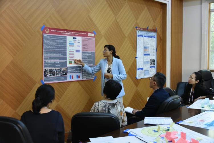 5 2018级学员Sushmita Shrestha做汇报 5 2018级学员Sushmita Shrestha做汇报